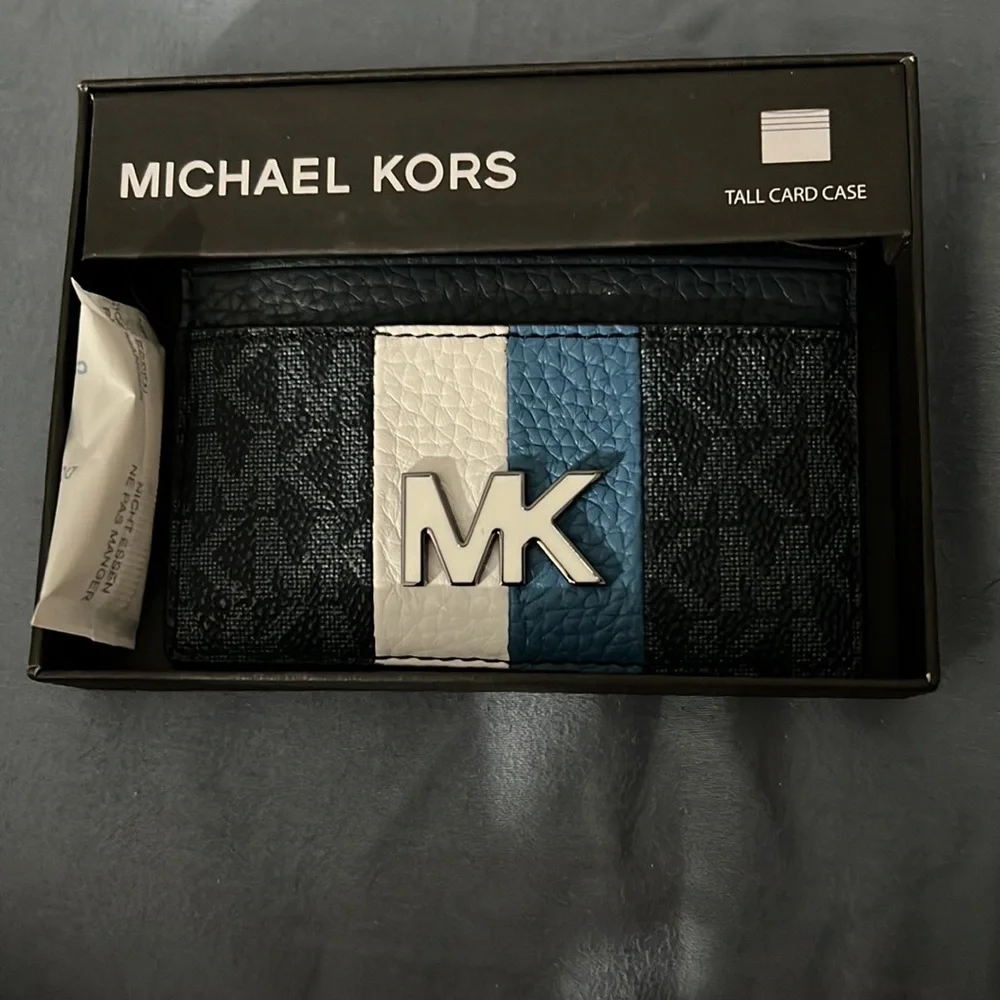 Michael Kors - Picture 2 of 8